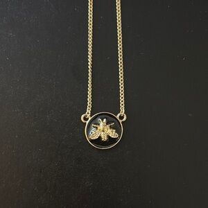 4/$20 🌻 Bee Pendant Necklace
